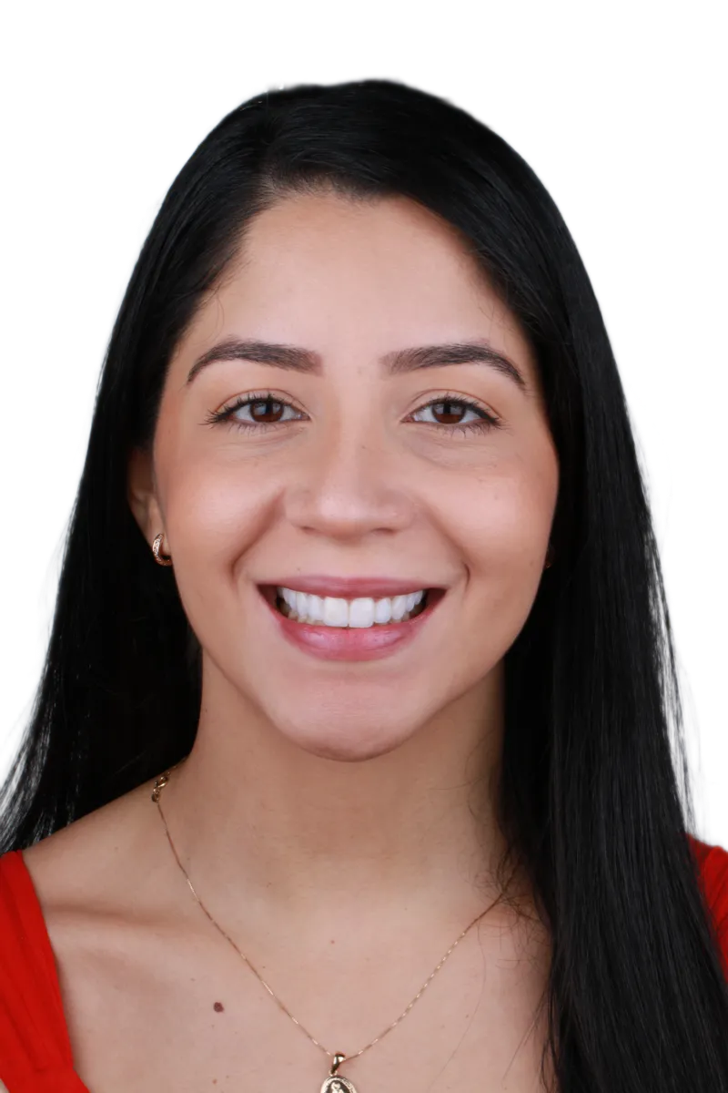 Jéssica sorrindo após facetas de porcelana - OdontoZ